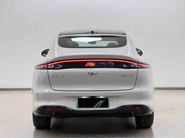 IM Motors LS6 — Фото автомобиля 14