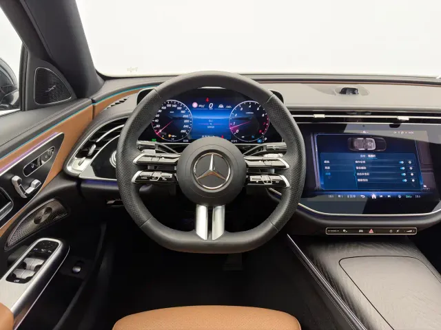 Mercedes-Benz E-Class — Фото автомобиля 12