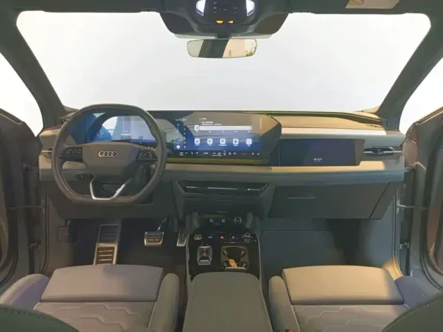 Audi Q6L e-tron — Фото автомобиля 3