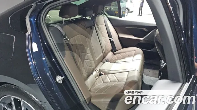 BMW 5 Series G60 — Фото автомобиля 10