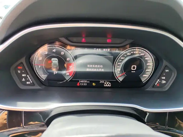 Audi Q3 — Фото автомобиля 12