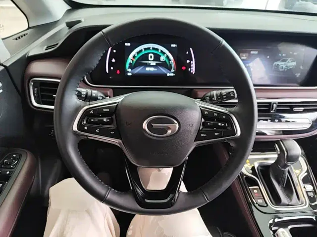GAC Trumpchi M6 — Фото автомобиля 10