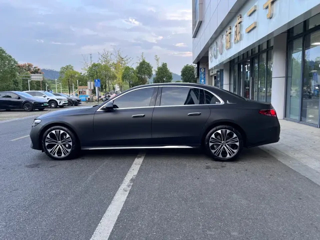 Mercedes-Benz E-Class — Фото автомобиля 7