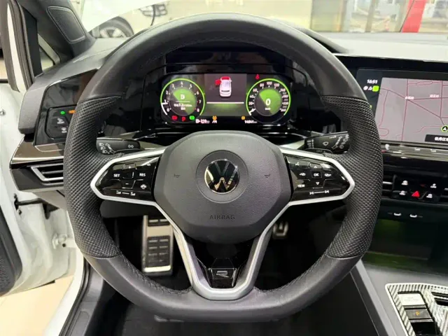 Volkswagen Golf — Фото автомобиля 11