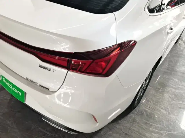 Changan Eado — Фото автомобиля 7