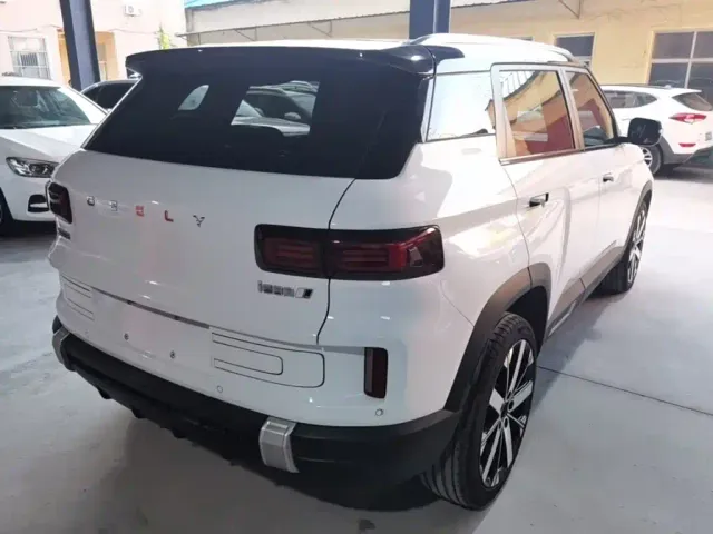 Geely ICON — Фото автомобиля 4
