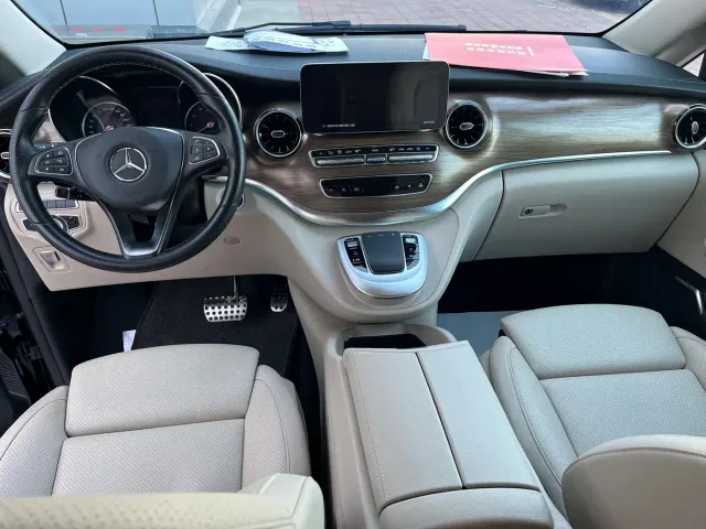 Mercedes-Benz V-Class — Фото автомобиля 20