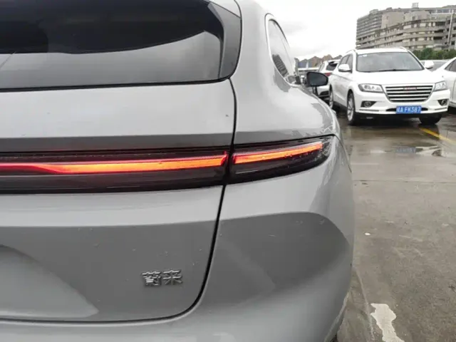 Nio ET5 Touring — Фото автомобиля 7