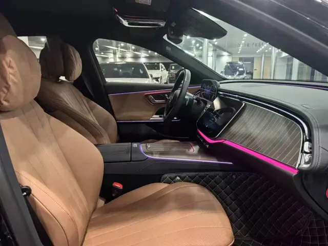Mercedes-Benz E-Class — Фото автомобиля 19