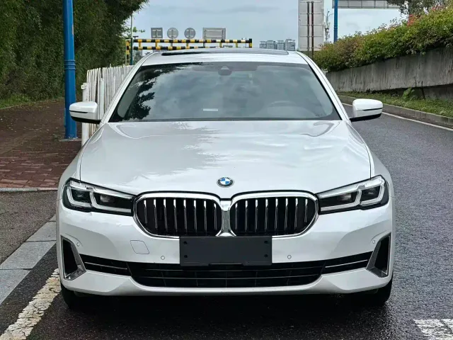 BMW 5 Series — Фото автомобиля 2