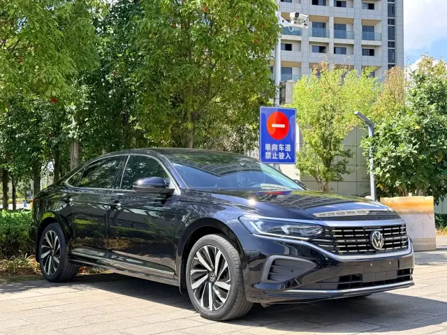 Volkswagen Passat — Фото автомобиля 2