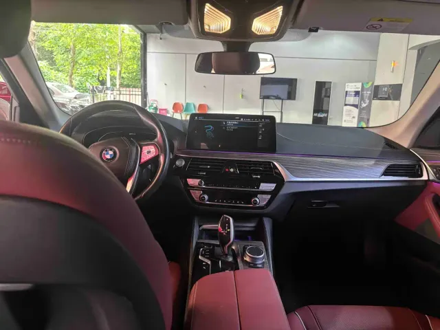 BMW 5 Series — Фото автомобиля 5