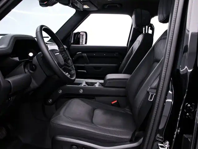 Land Rover Defender — Фото автомобиля 13