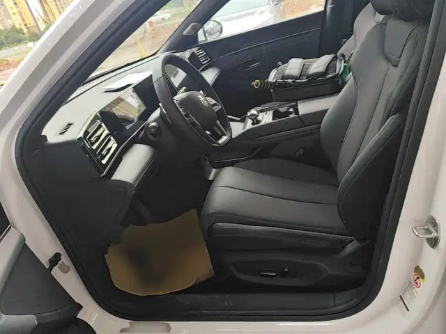 BYD Qin L — Фото автомобиля 14