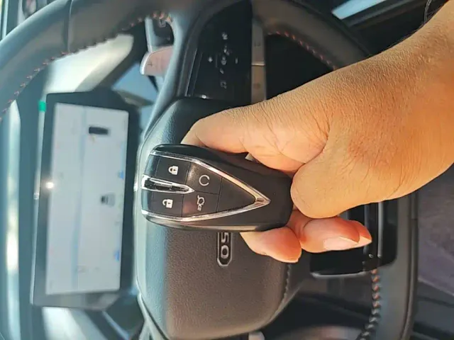 Changan Oshan Z6 EV — Фото автомобиля 8