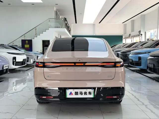 Leapmotor B01 — Фото автомобиля 14