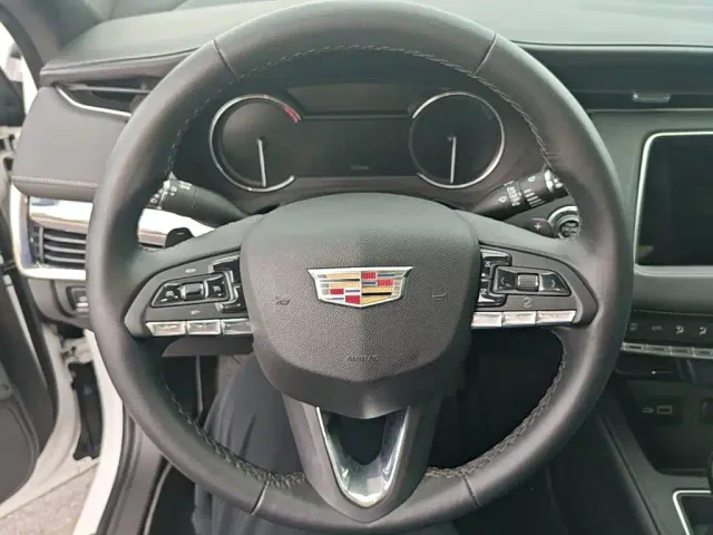 Cadillac XT4 — Фото автомобиля 10