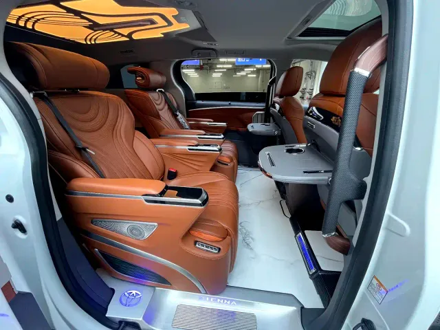 Toyota Sienna — Фото автомобиля 25