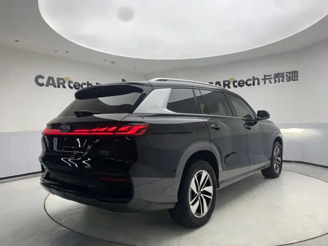 Audi Q6 — Фото автомобиля 5