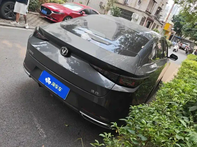 Changan Eado — Фото автомобиля 3