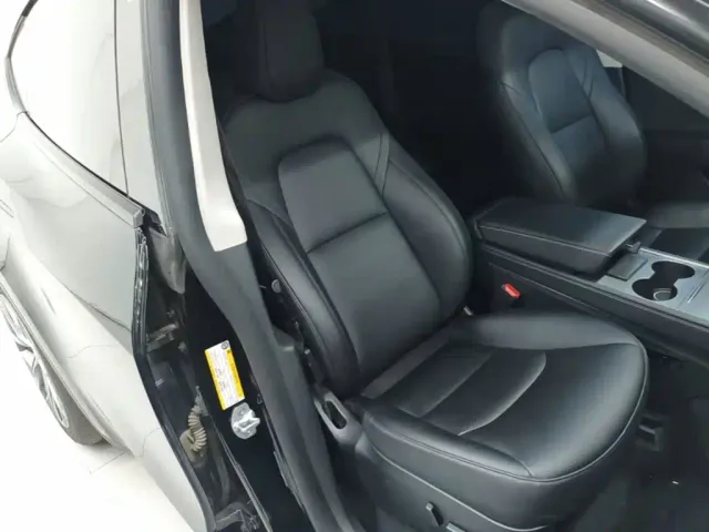 Tesla Model Y — Фото автомобиля 24