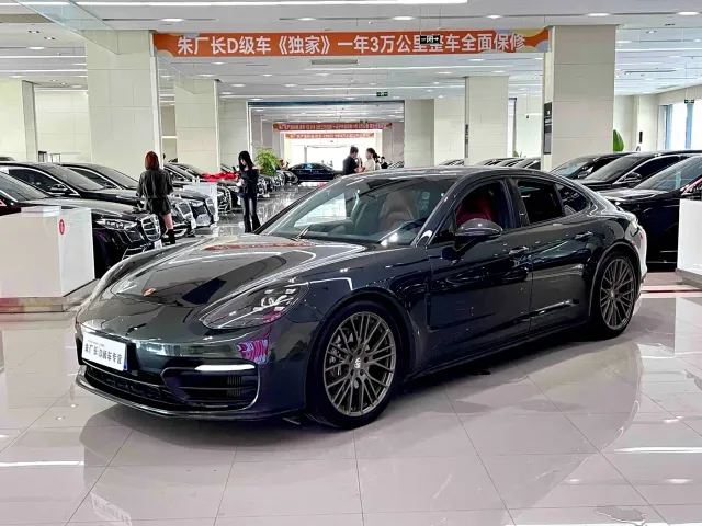 Фотография автомобиля — Porsche Panamera
