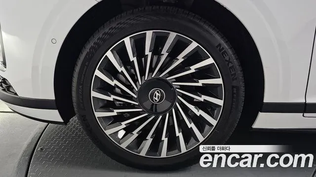 Hyundai Grandeur Grandeur (GN7) 2.5 Бензин 2WD — Фото автомобиля 4