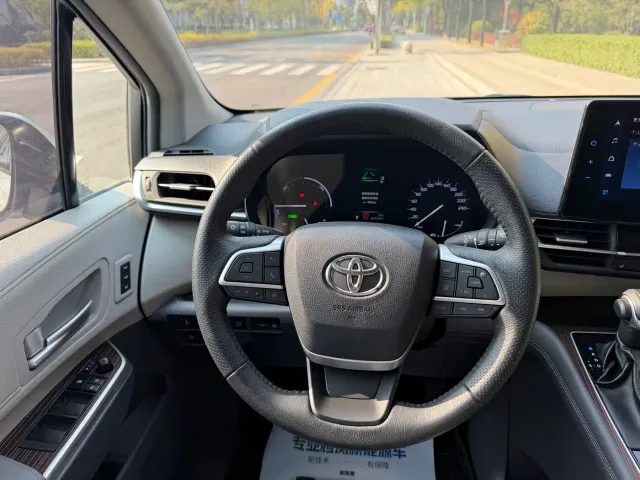 Toyota Granvia — Фото автомобиля 9