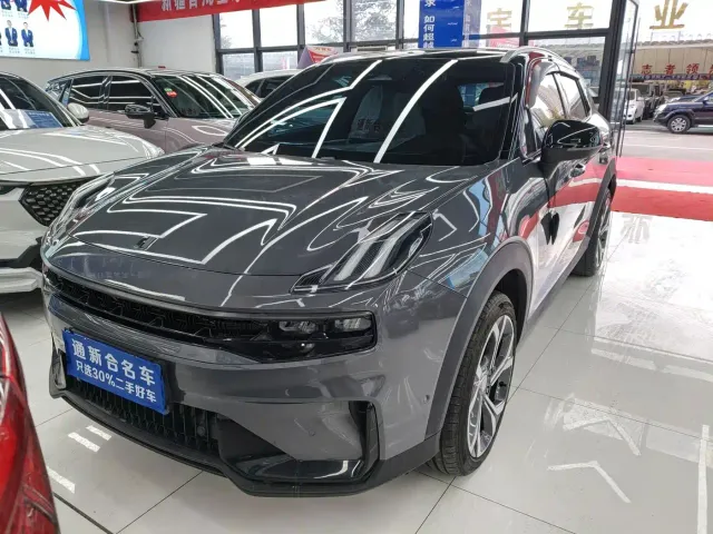 Lynk & Co 06 — Фото автомобиля 2
