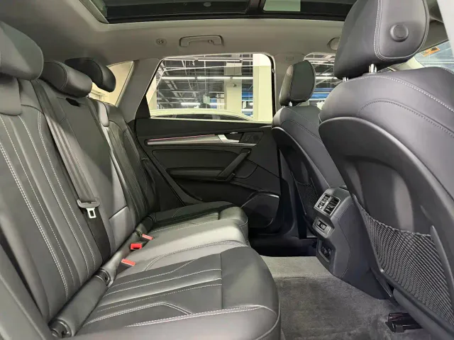 Audi Q5L — Фото автомобиля 6