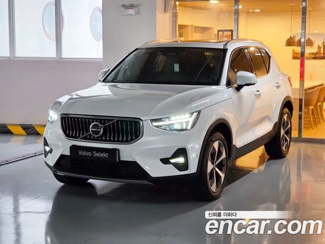 Фотография автомобиля — Volvo XC40