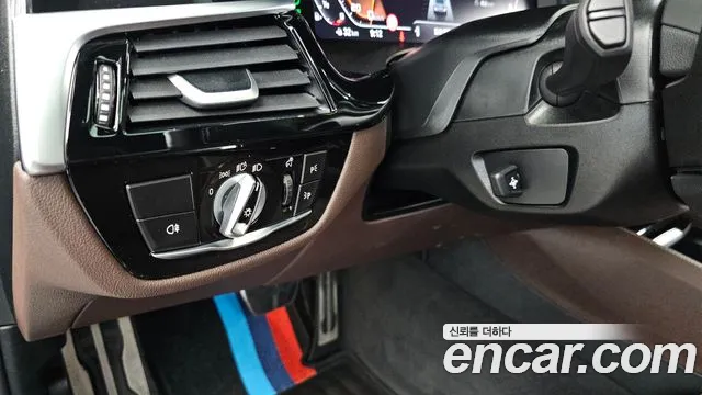 BMW 5 Series G30 — Фото автомобиля 28