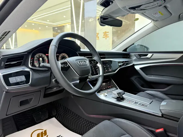 Audi A7L — Фото автомобиля 6