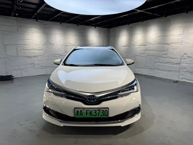 Toyota Corolla Twin Engine E+ — Фото автомобиля 2
