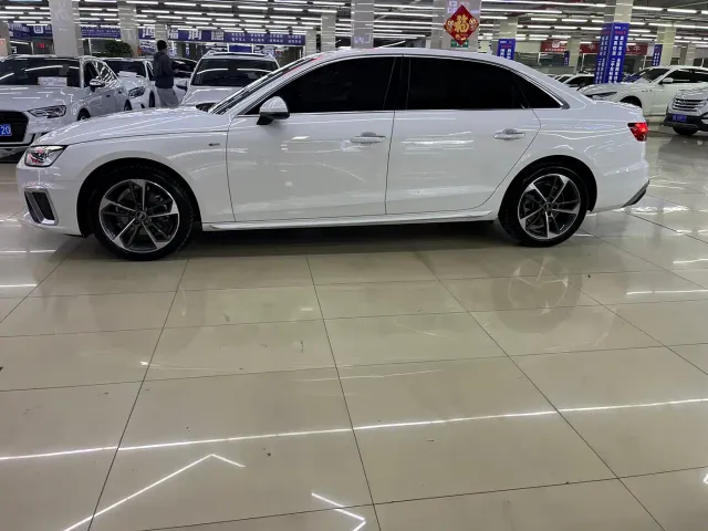 Audi A4L — Фото автомобиля 4