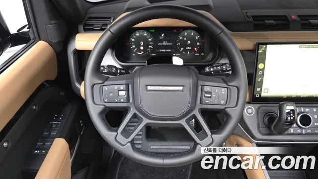 Land Rover Defender — Фото автомобиля 13