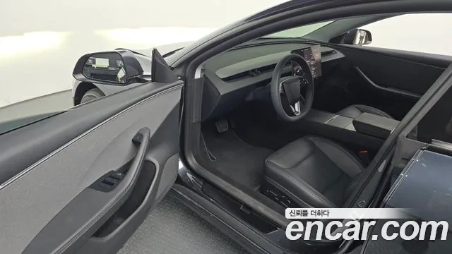 Tesla Model 3 — Фото автомобиля 3