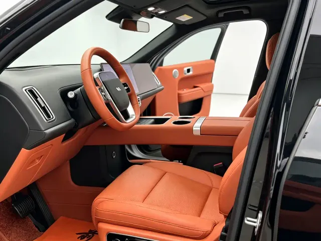Li Auto L8 — Фото автомобиля 3