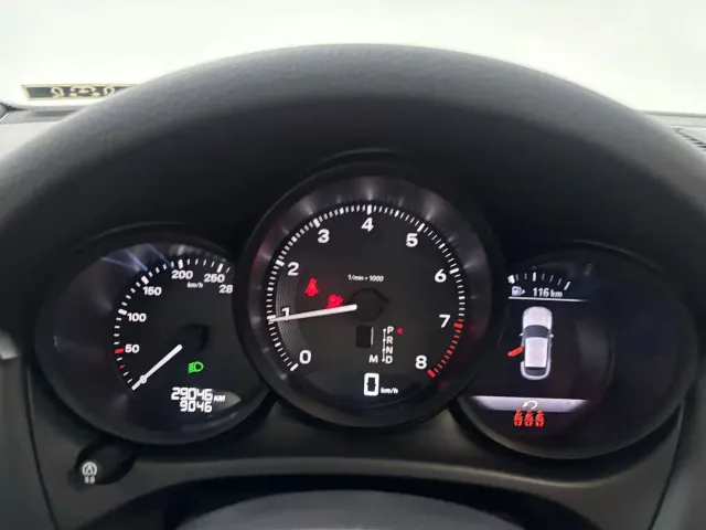 Porsche Macan — Фото автомобиля 16