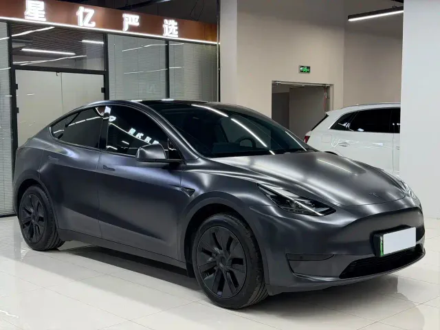 Tesla Model Y — Фото автомобиля 3