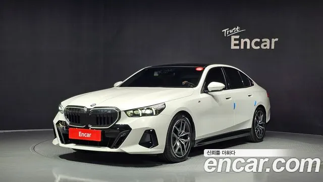 Фотография автомобиля — BMW 5 Series G60