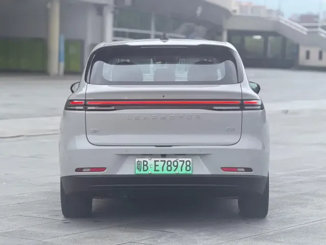 Leapmotor C10 — Фото автомобиля 5