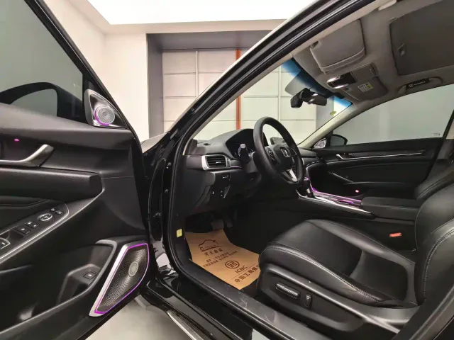Honda Accord — Фото автомобиля 9