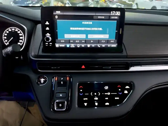 Honda Odyssey — Фото автомобиля 12