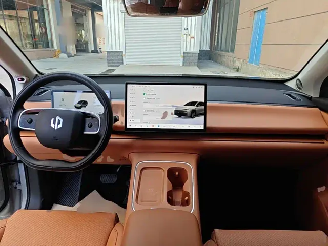 Leapmotor C10 — Фото автомобиля 9
