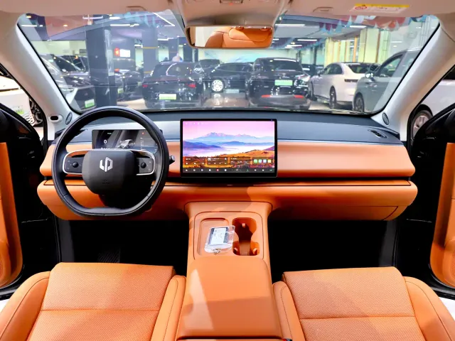 Leapmotor C10 — Фото автомобиля 11