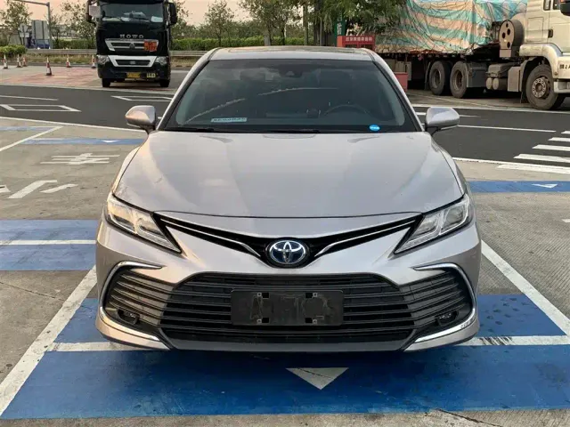 Toyota Camry — Фото автомобиля 2