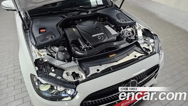 Mercedes-Benz E-Class — Фото автомобиля 6