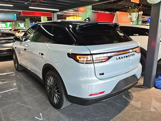 Leapmotor C11 — Фото автомобиля 4