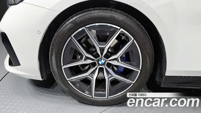 BMW 5-Series — Фото автомобиля 5